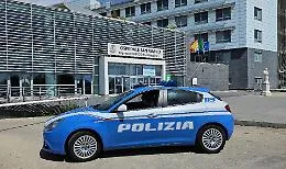 D&agrave; un pugno in faccia al medico che lo ha dimesso dal San Marco, poi dice: &laquo;Ero ubriaco&raquo;. Arrestato un 19enne