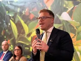 La Vardera: &laquo;Il mio passo indietro sulla candidatura a presidente della Regione? Solo a una condizione&raquo; . Ma poi smentisce