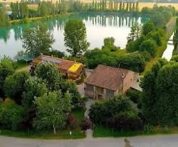 Ritrovati i corpi di una donna e di un bimbo in un laghetto a Castelguglielmo