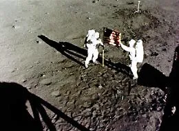 Rotta verso la Luna: la notte in cui l&rsquo;America (e l&rsquo;Europa) tornano a osare
