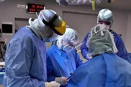 Operato al cervello senza anestesia: la nuova frontiera dell'ipnosi medica