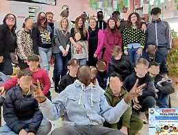 Connessioni studentesche a Comiso tra italiani, gambiani ed egiziani