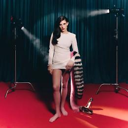 "Hollywood" &egrave; il nuovo singolo di Ditonellapiaga in digitale con videoclip

