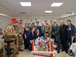 Conforto in corsia: i "Cacciatori di Sicilia" portano uova di Pasqua ai bambini del Garibaldi-Nesima