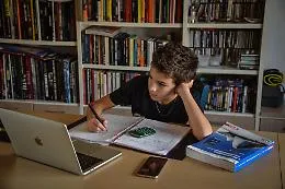La crisi energetica bussa anche alle aule: e torna lo spettro della DAD
