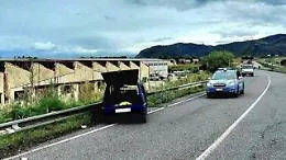 Ubriaco si schianta contro il guard rail: tasso alcolico otto volte oltre il limite