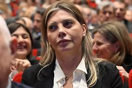 Caso Almasri, processo a Giusi Bartolozzi in bilico: la mossa alla Consulta che pu&ograve; cambiare tutto