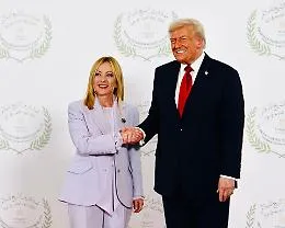 E dopo il papa Trump attacca Meloni: &laquo;&Egrave; lei inaccettabile. L'Iran potrebbe far saltare in aria l'Italia in due minuti&raquo;