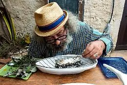 Lo chef Chiaramonte "rilegge" il libro cult sul cibo afrodisiaco: com&rsquo;&egrave; &ldquo;piccante&rdquo; la gastronomia della felicit&agrave;