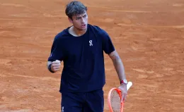 Cobolli batte Zverev e si lascia andare a un pianto liberatorio: &egrave; in finale a Monaco di Baviera