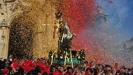 La festa di San Giorgio a Modica, lettera aperta di un parrocchiano: "Rinunciare ai fuochi d'artificio"