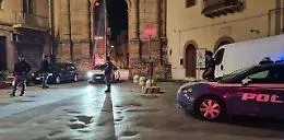 Centro storico come un ring: rissa con sassi e coltelli tra stranieri. Citt&agrave; nella morsa della paura