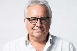 Il Musco chiude con "Non &egrave; vero ma ci credo": comicit&agrave;, superstizione e fragilit&agrave;