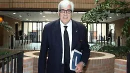 Prodi, Re Carlo, Mitterrand e Draghi: la vita di Ponzellini  tra potere, fortuna e tagliatelle al Circolo Arci


