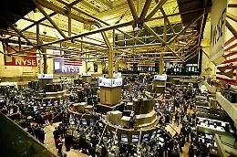 Il conto salato dello Stretto di Hormuz chiuso, l'Europa paga, Wall Street incassa: chi vince e chi perde in Borsa