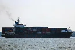 Hormuz, l'Iran cerca il disgelo: "Riapriamo lo Stretto". Gli Usa non allentano l'embargo