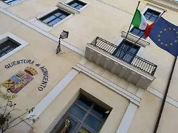 Stop alle auto "fantasma": la Polizia setaccia i noleggiatori di tutta la provincia