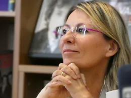 Sara Rattaro racconta Teresa Mattei: la mimosa che sfid&ograve; il fascismo