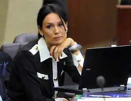 Grazia a Minetti, De Los Santos cambia versione: "Non so niente dei presunti festini nel ranch di Cipriani"