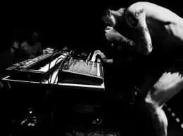 Oscurit&agrave; elettronica e bansuri: weekend sperimentale al Punk Funk di via Napoli
