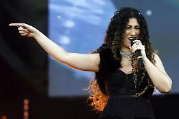 Concertone, Delia cambia "Bella Ciao": "essere umano" al posto di "partigiano" e sui social &egrave; bufera