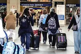 Turismo, sanit&agrave; e trasporti: a lavorare quando gli altri si fermano sono 4,6 milioni di italiani