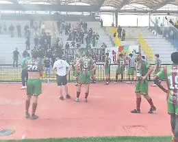 Il Savoia batte la Sancataldese 3-0 e brinda alla promozione, i verdeamaranto retrocedono mestamente