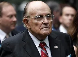 Rudy Giuliani ricoverato per una polmonite: fine settimana difficile per l'ex sindaco di New York