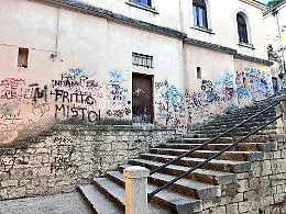 Modica, centro storico al bivio