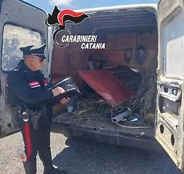 Trasporto abusivo di rifiuti a Randazzo: due denunciati e furgone sequestrato