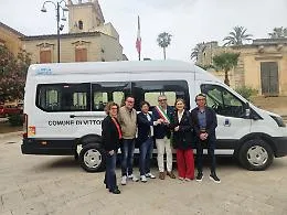 Vittoria, &egrave; arrivato il nuovo scuolabus elettrico
