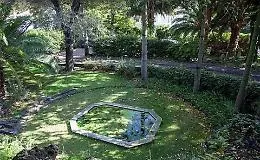 Incivili danneggiano l&rsquo;altalena inclusiva del parco