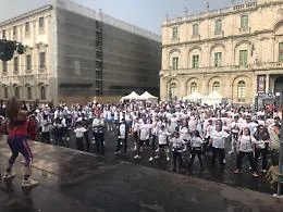 La citt&agrave; si tinge di bianco con la Corri Catania: oggi grande festa con oltre 20.000 partecipanti