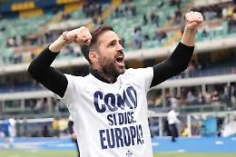 "Como si dice Europa?" Fabregas trascina i lariani ad un traguardo che sa di storia