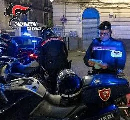 In giro alle 2 di notte a Catania per rubare liquori: arrestato sorvegliato speciale 