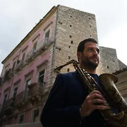 Il giro del mondo a bordo dell' "Irene of Boston", il jazz a vele spiegate