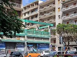 Pericolo crolli, Catania capitale delle "reti verdi": &laquo;Sembrano installazioni artistiche di Christo&raquo;