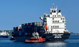 Milazzo, sbarco storico a Giammoro: ormeggia la prima mega portacontainer X‑Press Sagarmala