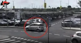 Catania, la banda del furto d&rsquo;auto con la tecnica dell'Obd in azione nel parcheggio Ikea: ladri in fuga rintracciati e arrestati 