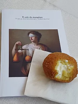 Arancino o arancina: viaggio alle origini del sole da mangiare siciliano