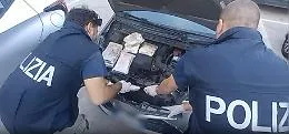 Arrestata coppia di "corrieri", sequestrati 28 kg di droga