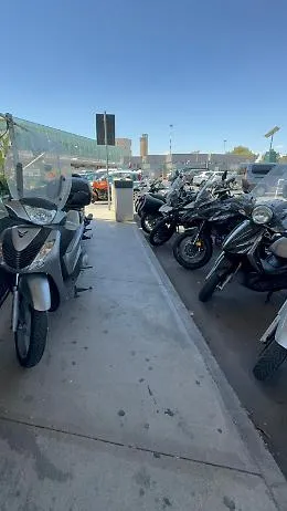 Aeroporto di Catania, la denuncia: &laquo;Motorini bloccano noi disabili&raquo;. Sac Service: &laquo;Ci dispiace, &egrave; una lotta contro gli incivili&raquo;