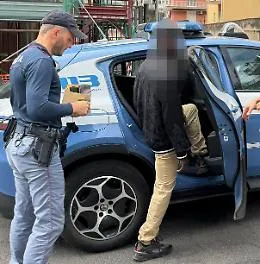 Catania, quattro lavavetri molesti fermati dalla polizia nella zona del Borgo