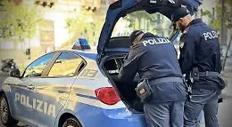 Inseguimento ad alta velocit&agrave; dopo il furto di casse di birra: tre arresti nell'area industriale