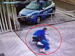 Gela,  aggredisce la compagna in Commissariato: quarantaduenne arrestato dalla polizia
