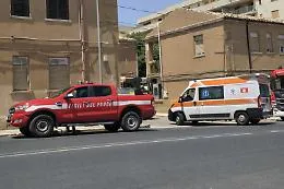 Ragusa, esplode il vetro di un forno in un'abitazione di via Di Vittorio: ferita una donna