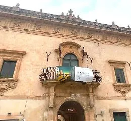 Scicli, le opere di Giorgio De Chirico in esposizione al Macc