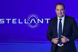 Stellantis: "A Pomigliano si produrranno le e-car dal 2028"