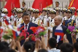 Il futuro passa da Pechino, dopo Trump arriva Putin: Xi punta alla "centralit&agrave;" della Cina fra guerre ed energia 