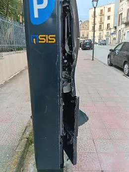 Raid contro i parcometri a Canicatt&igrave;: incastrato e denunciato un quarantenne del posto